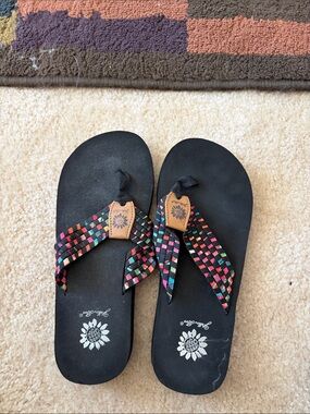 Womens’s Black Flip Flop Sandals with Multicolor Straps